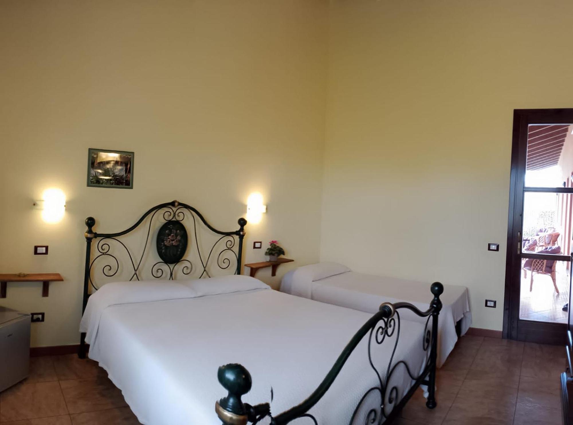 CuccuruAio' B&B Siamaggiore Esterno foto